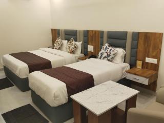 Hotel Phalguna Residency - - 2