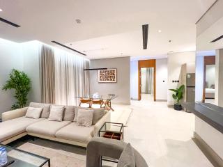 Stylish 3BR Apartment Perfect for Families - Riad - 6
