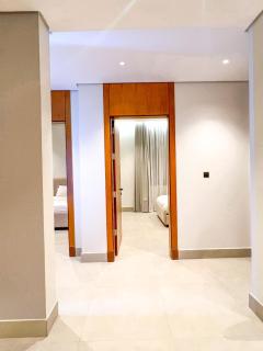 Stylish 3BR Apartment Perfect for Families - Riad - 4