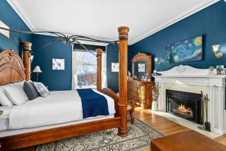 Mary Josephine Suite w Jacuzzi Fireplace - Duluth - 9