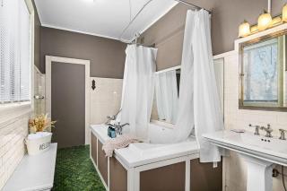 Mary Josephine Suite w Jacuzzi Fireplace - Duluth - 7