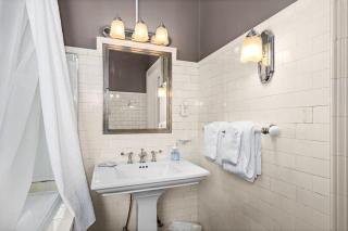 Mary Josephine Suite w Jacuzzi Fireplace - Duluth - 3