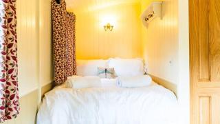 La Rouge Roulotte - Hassocks - 3