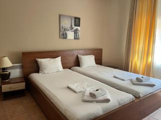 Family Hotel Square - Ruse - 0