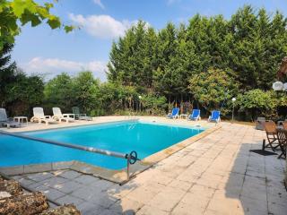 gîte rustique de 2 chambres avec piscine commune - Saint-Capraise-de-Lalinde - 9