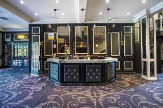 Nightcap at Skyways Hotel - Melbourne - 0