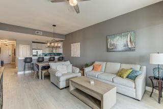 Chic 3BDR for 6 with Pool & Hot Tub Overlooks Marina - Horseshoe Bay - 2
