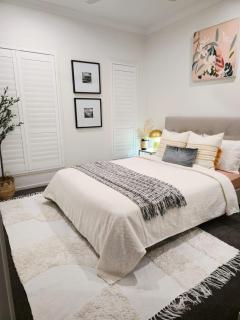 Modern Luxe Retreat Brisbane - 7