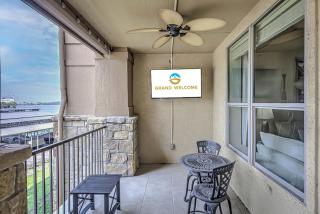 2BDR Condo for 4 with Pool Hot Tub & View of Marina - Horseshoe Bay - 8