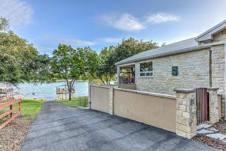 Lakefront Stay for 12 with Private Ramp Dock & Views - 7