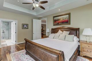 Lakefront Stay for 12 with Private Ramp Dock & Views - 5