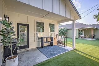 6BD Retreat for 14 with Fire Pit Patio & Lake Access - Cottonwood Shores - 9