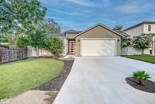 6BD Retreat for 14 with Fire Pit Patio & Lake Access - Cottonwood Shores - 4