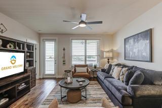 Waterfront Condo on Lake LBJ with Pool & Views - Horseshoe Bay - 3