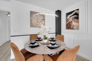 Stylish New 3Bed House - Greenhithe - 3