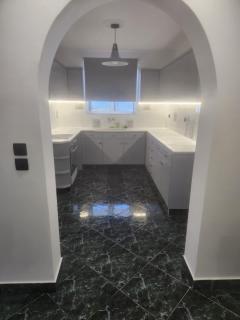 Dreamy 2 Bd Retreat in Saronida with Pool & View - Kalívia Thorikoú - 3