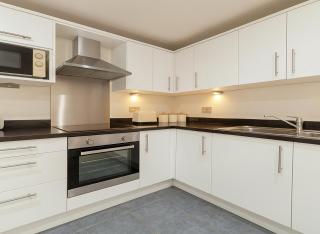 Modern Flat on Tower Bridge Road - Walk to Borough Market - London - 2