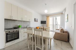 Beachside Comfort in Orikum - Vlora - 9