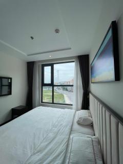 Căn hộ 2 PN, Phù hợp gia đình, gần biển, View chéo biển, vòng quay MT The Sapphire 2 Hạ Long - Ha Long - 9