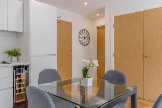 Stylish 1 Bedroom Flat, Walk to Broad Street - 4