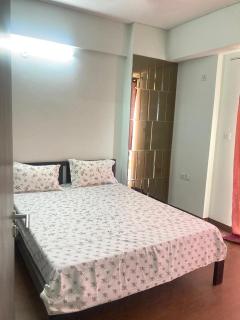 Fully Furnished Flat WTC 106 - Gurgaon - 1
