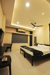 Jai Ambe Hotel - Indore - 8