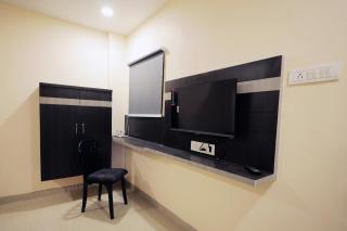 Jai Ambe Hotel - Indore - 7