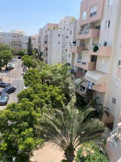 דירה 4 חדרים להשכרה - Rishon LeẔiyyon - 3
