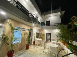 Hotel Dharmaji Paradise - Mount Ābu - 0