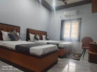 The Puranjay Hotel - Jāmb - 4