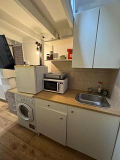 Duplex Studio 3 minute drive from Luton airport - 6