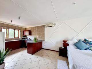 East London - Airport - Birder Paradise Units - - 5
