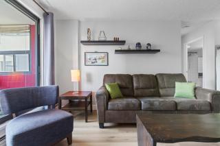 Suite near Downtown, BMO, Stampede, Free Parking - Calgary - 0