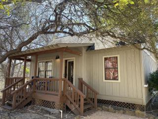 Elevate Your Holidays: Glamping at Cypress Creek Cottage, Texas' Hidden Gem - Wimberley - 0