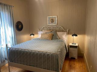 Elevate Your Holidays: Glamping at Cypress Creek Cottage, Texas' Hidden Gem - Wimberley - 6