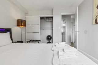 Suite near Downtown, BMO, Stampede, Free Parking - 3