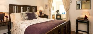 Spacious Suite Rental with Jacuzzi Bathtub for Getaway to Warren, Vermont - Warren - 4