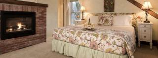 Romantic Couples' Getaway with Jacuzzi Bathtub in Mad River Valley, Vermont - Warren - 5