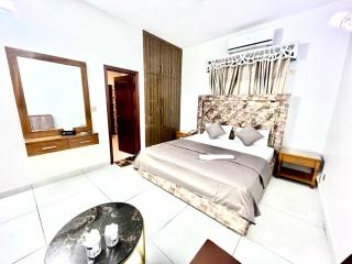 Amada Family Guest House - Karachi - 4