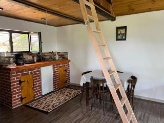 Hill's Peak - Cacica - 8