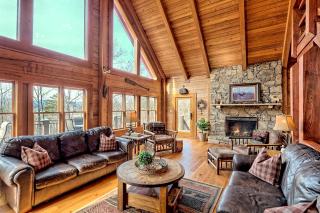 Secluded Mountain Cabin close to Helen, Georgia, Perfect for a Family Getaway - 9