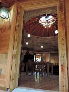 Unique Yurt Rental with a Hot Tub in White Salmon, Washington - Snowden - 7