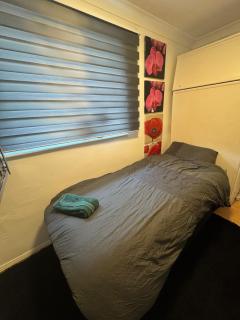 Room 3 minute drive from Luton Airport - Luton - 4