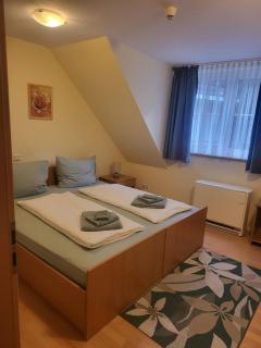 HOTEL RITTERS WEINSTUBEN kaffe restoran MERSEBURG - Merseburg - 5