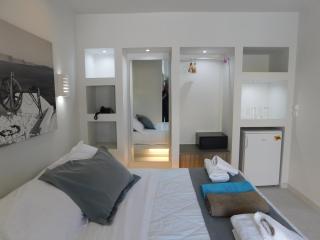 Perissa South Beach Suites - 9