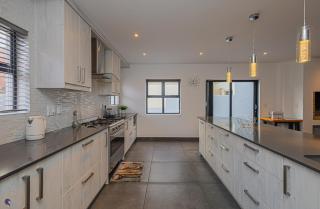 Dalton's Langebaan - Langebaan - 5