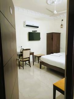Hotel Jheel Mahal near City Palace - Udaipur - 5