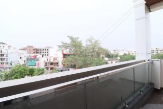 Chic Studio Apartment Steps from Medanta Medicity - Gurgaon - 5