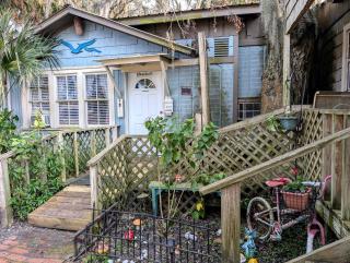 Gorgeous Waterfront Studio Cabin Rental on Lake George near Palm Coast, Florida - Seville - 5