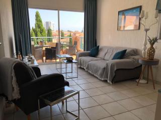 Stylish 3BR apt - modern decor balcony & pool - close to the beach and amenities - Paphos - 9